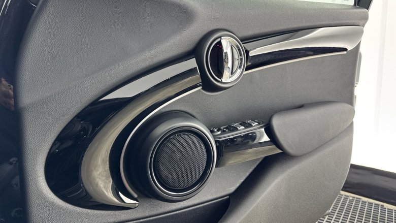 MINI Hatchback 1.5 Cooper Sport Premium 5dr Auto Petrol Hatchback